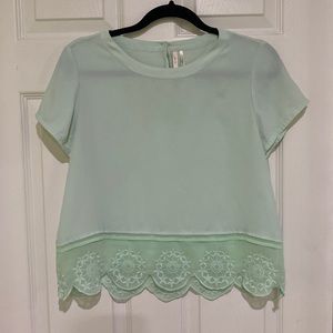 Nordstrom Frenchi cropped blouse w/sheer, detailed trim, size M